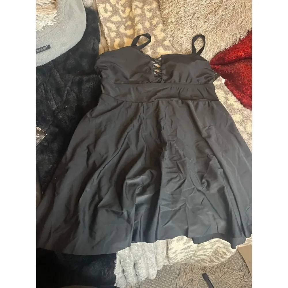 Plus size 1,1xl 14/16 sexy lattice front black swim dress bathing suit